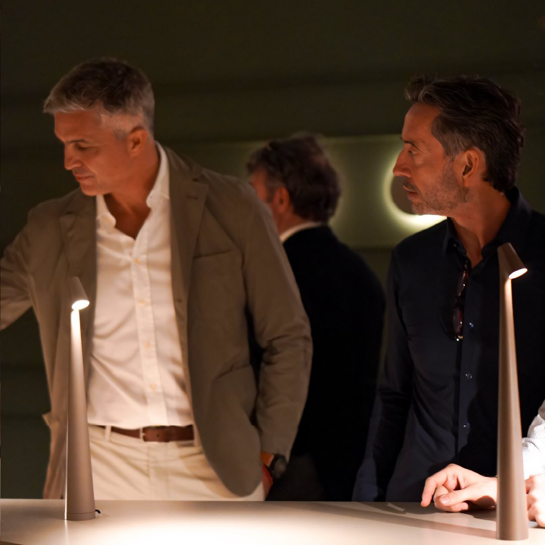 Luminária de mesa Recarregável KALEM™