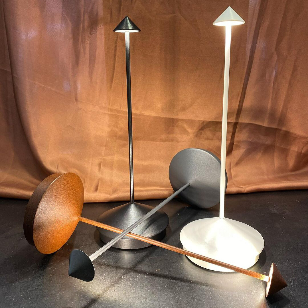 Luminária de mesa Portátil DILLA™