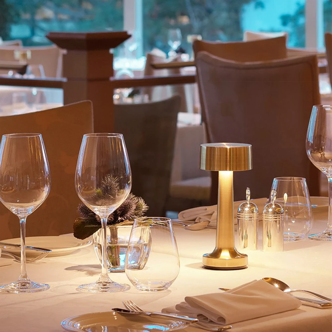 Luminária de mesa Portátil MEGA™